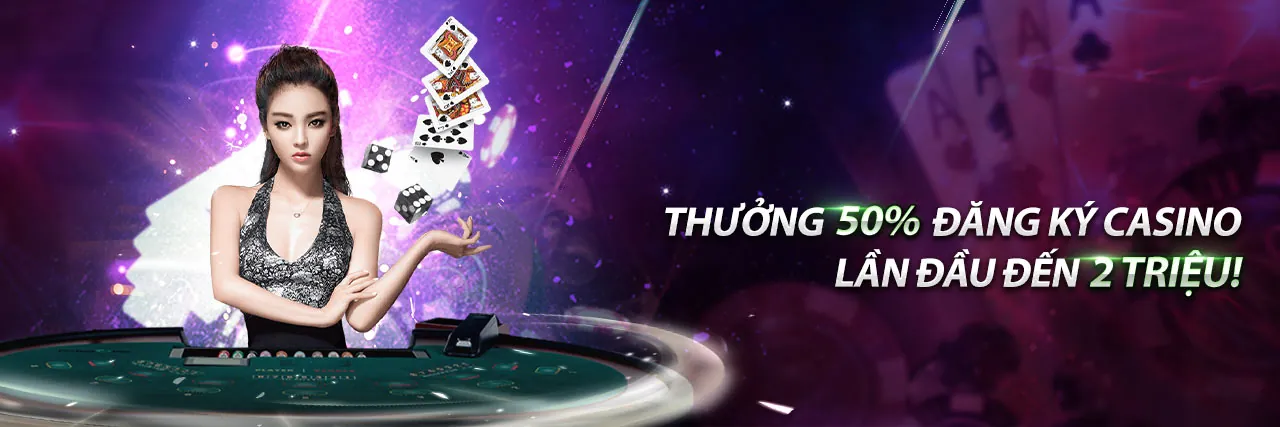 Sân vận động với trận đấu bóng đá đang diễn ra, giao diện lucky6868 app trên điện thoại di động với chủ đề xanh vàng
